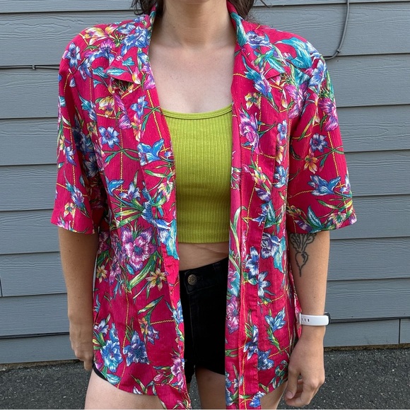 Vintage floral & hot pink button up - Picture 1 of 9